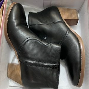 Sz 10 crown vintage black boots euc